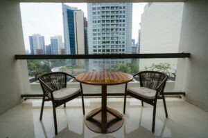 Moskitiera na drzwi balkonowe - eleganckie rozwiązanie na letnie wieczory